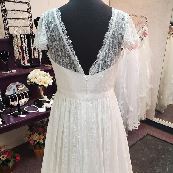 Bianco Evento FR42 Size 8 Cream Bridal/Wedding Gown - Picture 4 of 6